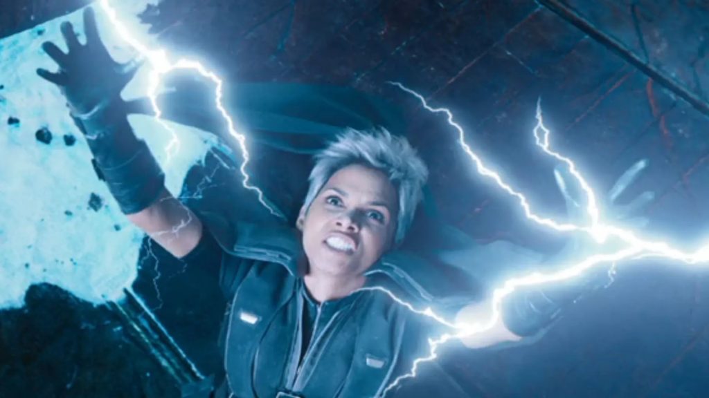 Alan Cumming teaser Halle Berry’s Storm i Avengers: Doomsday