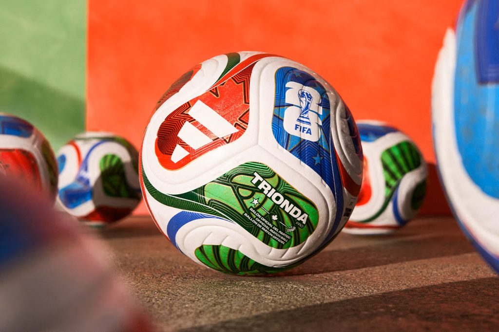 Adidas afslører TRIONDA: den officielle kampbold til VM 2026