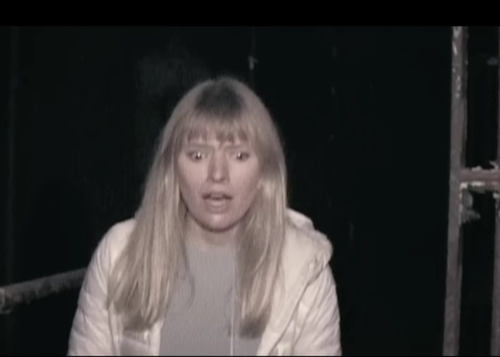 YouTube-anmelder laver debutgyser: Shelby Oaks dropper med dæmoner, forsvundne søstre og mørke YouTube-mysterier