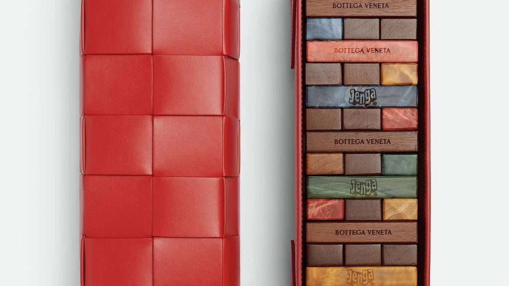 Bottega Veneta lancerer luksusversion af klassikeren Klodsmajor til over 10.000 kroner