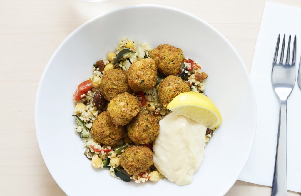 IKEA giver kødbollen konkurrence: Nu kommer falaflen på menukortet