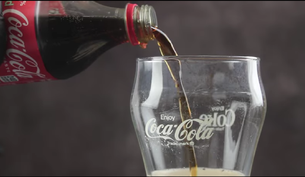 Youtuber mener at have knækket Coca-Colas 139 år gamle hemmelige opskrift
