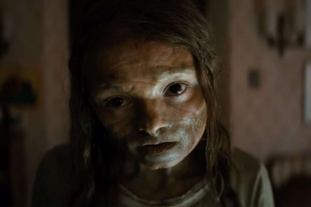 Trailer til Lee Cronins ‘The Mummy’ dropper eventyrtonen og går all-in på rendyrket rædsel