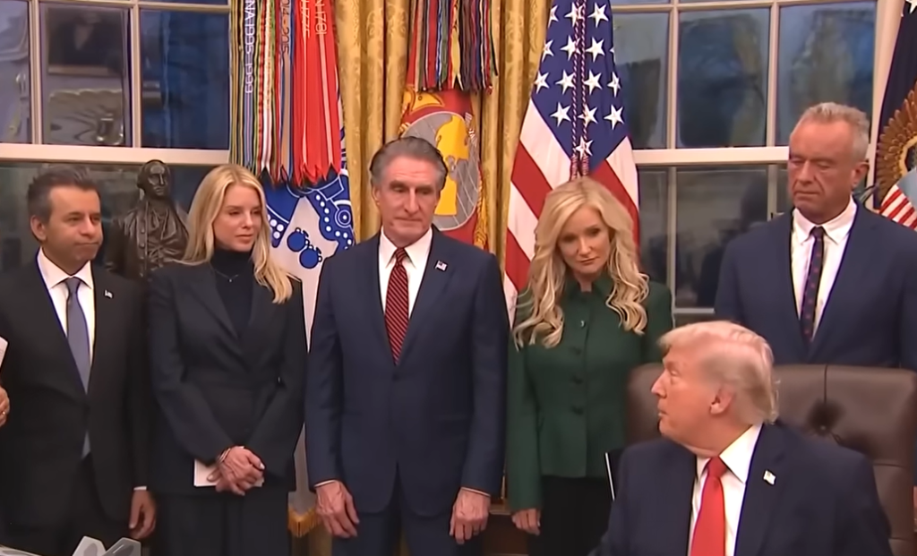 Rygter går amok: Trump lavede lort i bukserne på live TV