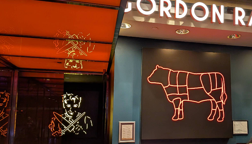 Gæst fik astronomisk regning på Gordon Ramsey-restaurant efter pinlig menu-brøler