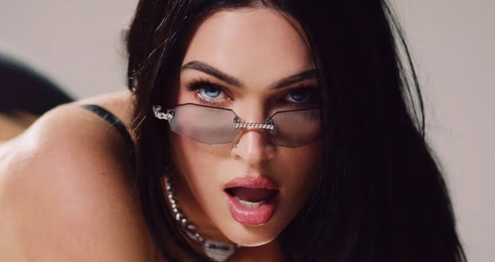 Megan Fox gør det igen, deler nye billeder der overlader minimalt til fantasien