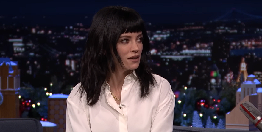 Lily Allen vil begraves med sin telefon for at skjule sine “mørke” pornovaner