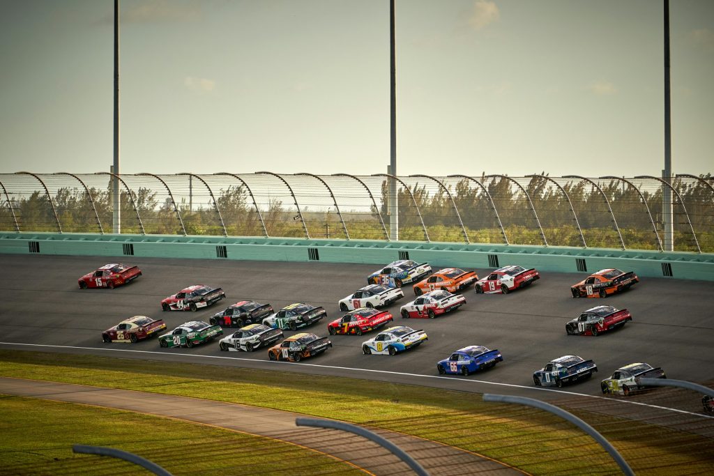 Tyler Reddick går amok fra start – og NASCAR’s power rankings er allerede vendt på hovedet