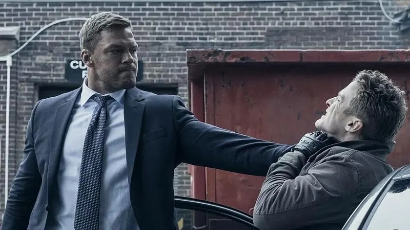 Slagsmål i villakvarter kan booste Alan Ritchsons popularitet