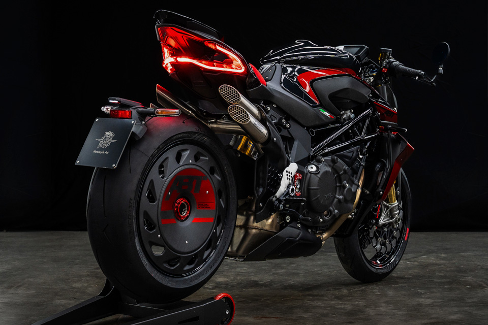 ABT bygger superbike i kulfiber – og der kommer kun 130 af dem
