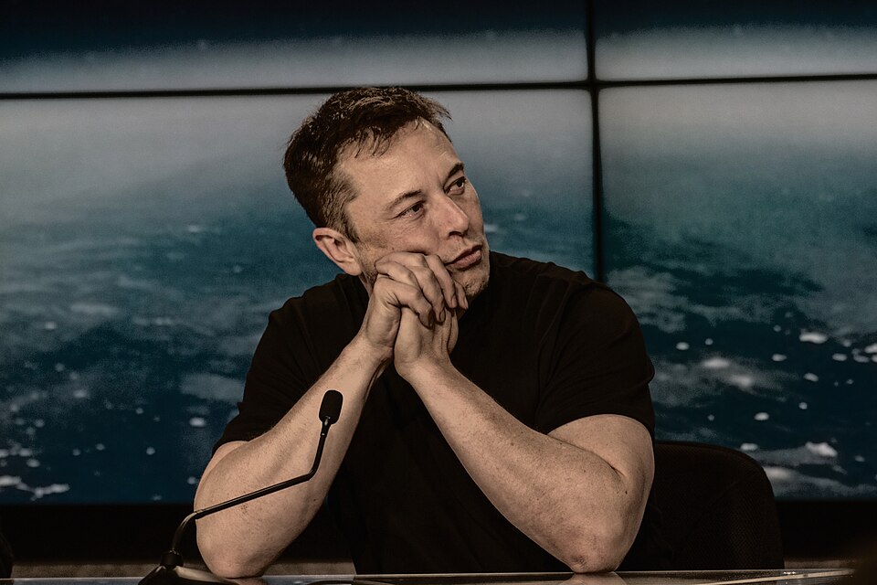 Elon Musk bliver verdens første trillionær efter historisk SpaceX-børsnotering