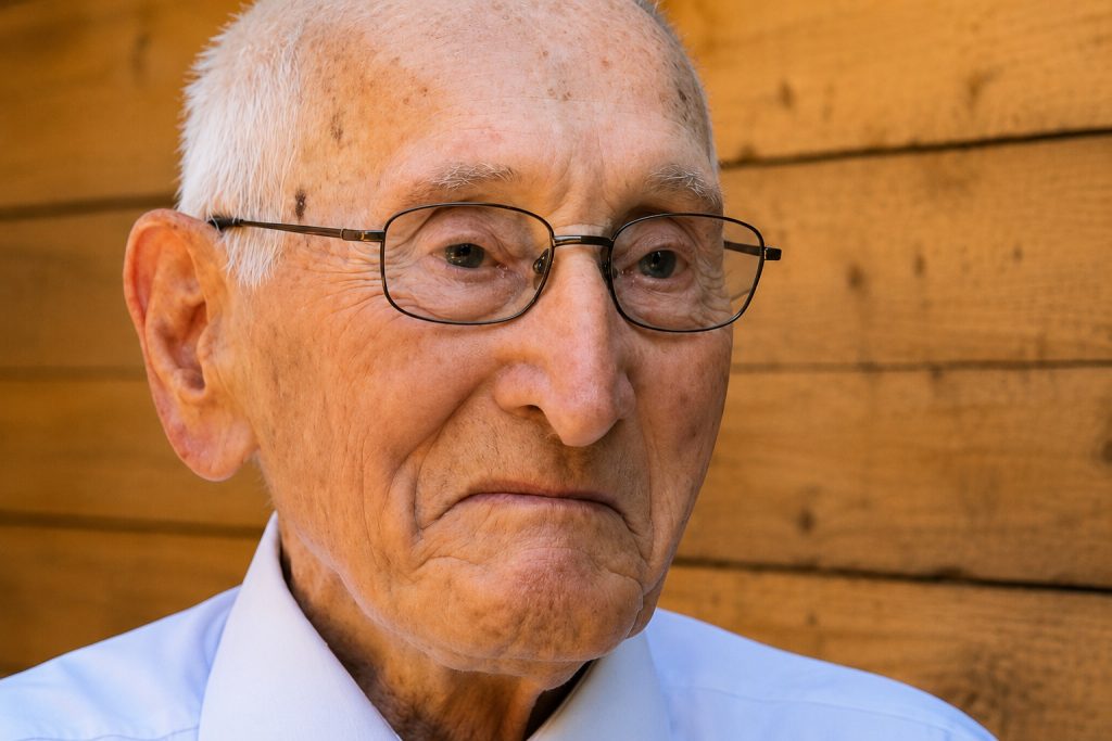 98-årig sværger til én simpel vane: Tager 40 armbøjninger hver eneste dag