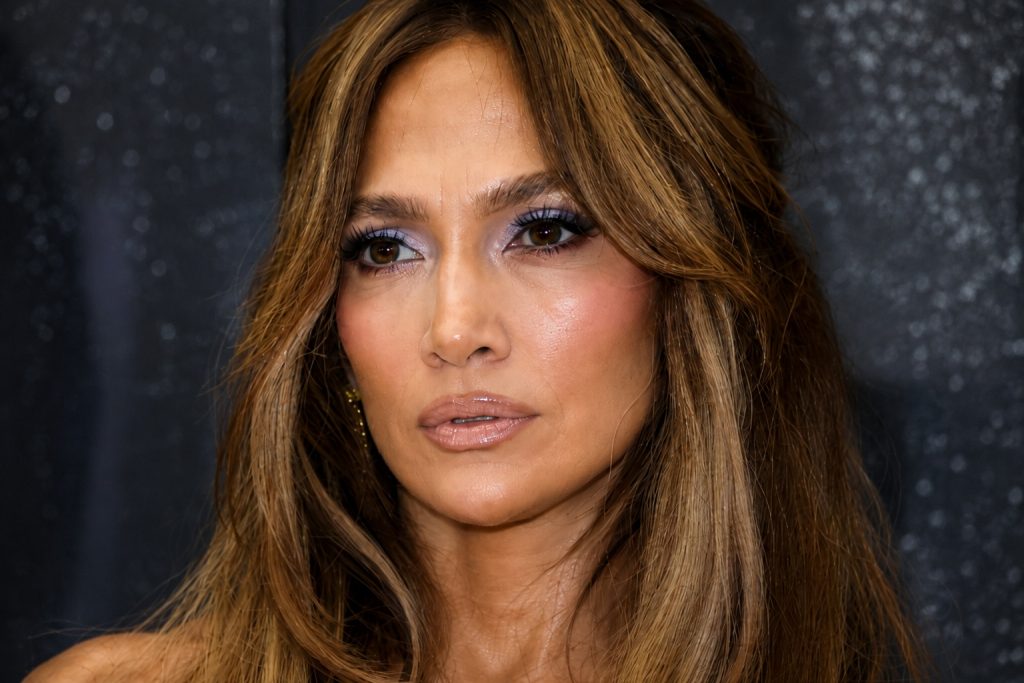 Jennifer Lopez stjæler rampelyset i gennemsigtig kjole: Hvordan kan man se sådan ud som 56-årig?