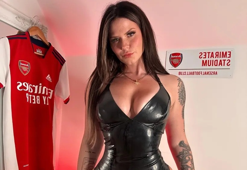 Arsenal-pornoinfluencer fandt kærligheden under VM, spontant møde udviklede sig til flere dates