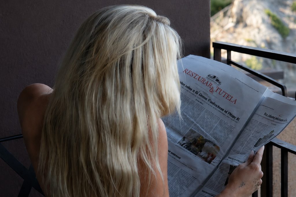 Influencer Katie Sigmond får nettet til at gløde med afslørende feriebilleder fra Italien
