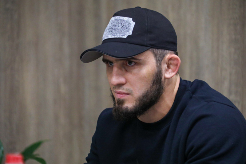 Islam Makhachev skriver UFC-historie med sin 17. sejr i træk