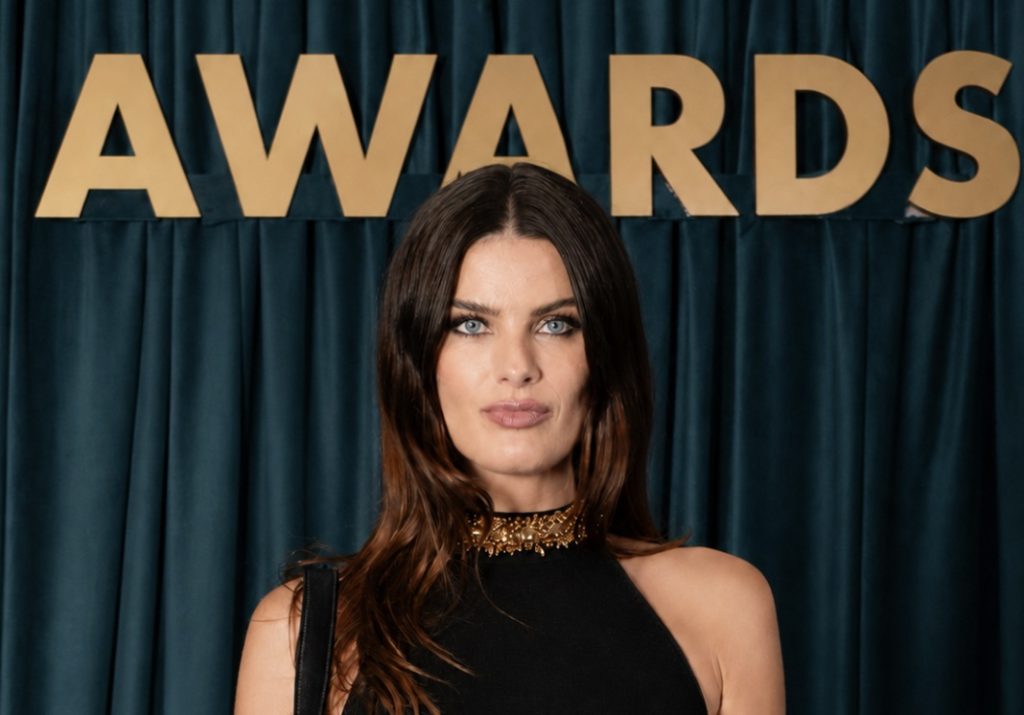Supermodel med total gennemsigtig kjole i Cannes: Overlod ikke meget til fantasien