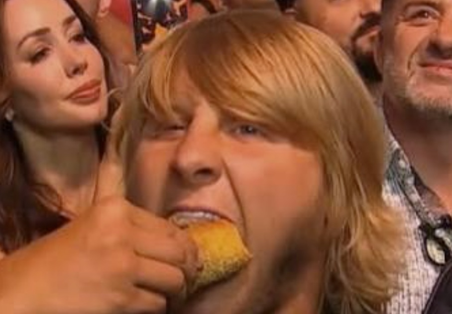 UFC-legenden Paddy Pimblett er fløjtende ligeglad med kosten: Har taget 23 kilo på på bare 40 dage